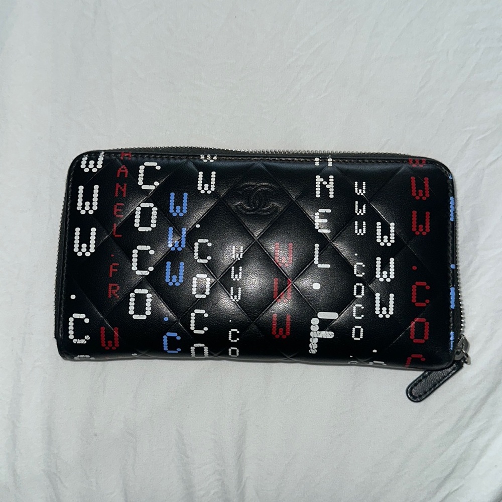 Chanel Data Center Continental Interlocking CC Logo Continental Wallet
